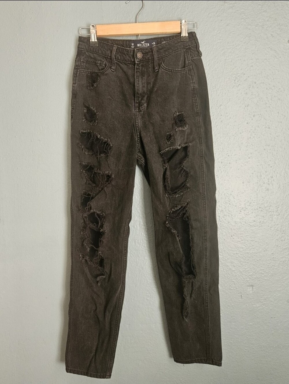 Hollister Distressed Black Ultra High Rise Mom Jeans